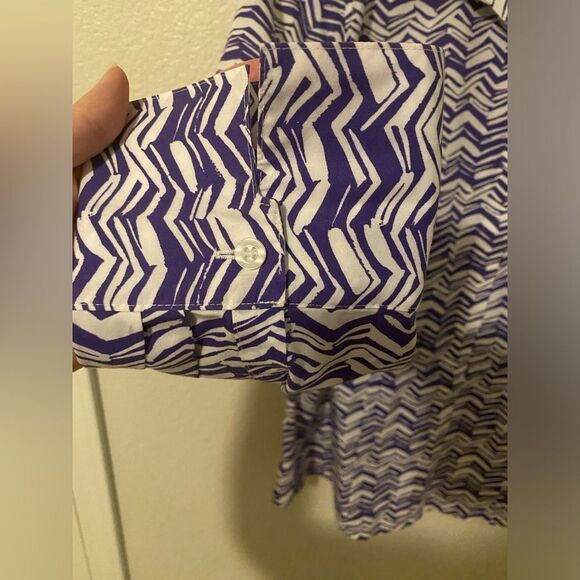 Chicos Women's blouse sz 1 (medium 8) purple white button front - Picture 4 of 10